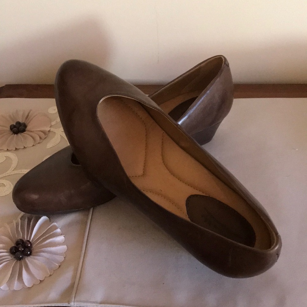 Earth Shoes brown leather